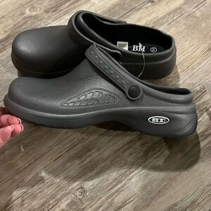 women's clogs 